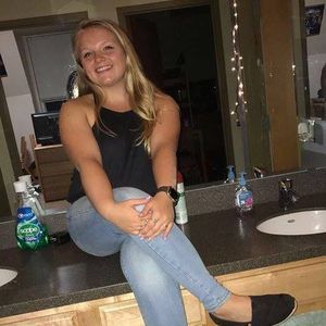 Meet your Posher, Elise